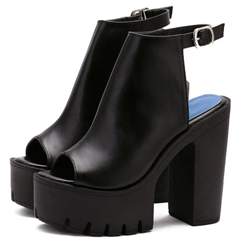 Valenzora | Sandals with a thick heel