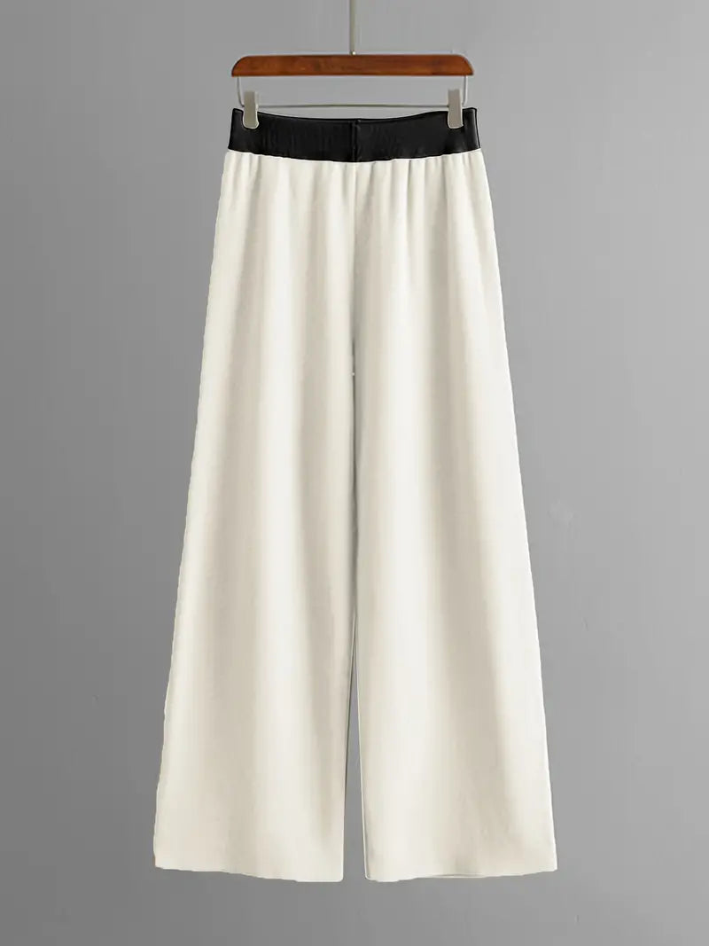 Valenzora | Stylish set consisting of a long-sleeved knit top and V-neck trousers