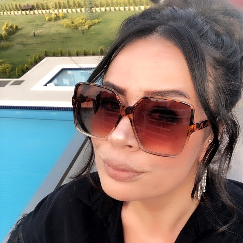 Valenzora | Large Gradient Sunglasses for Women