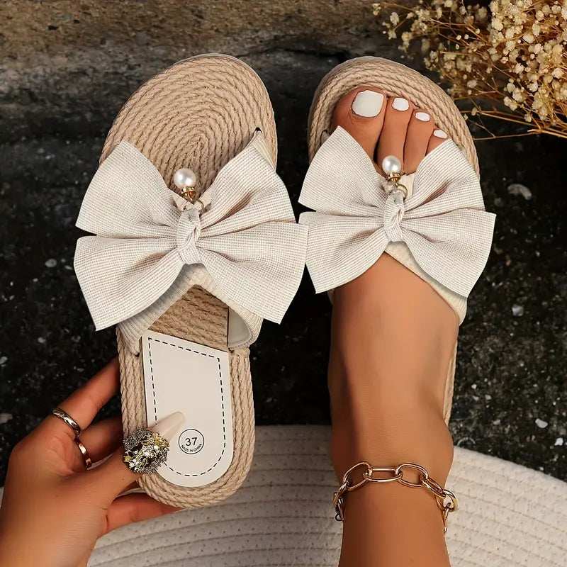 Valenzora | Versatile and stylish sandals with a bow