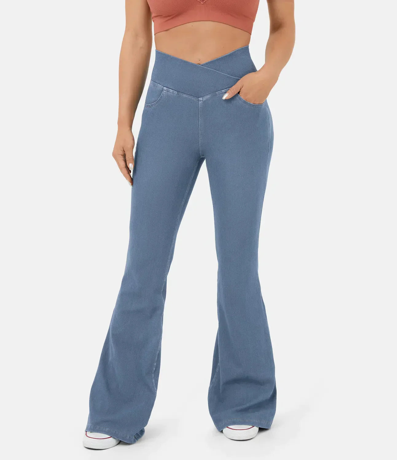 Crossover jeans with a high waist