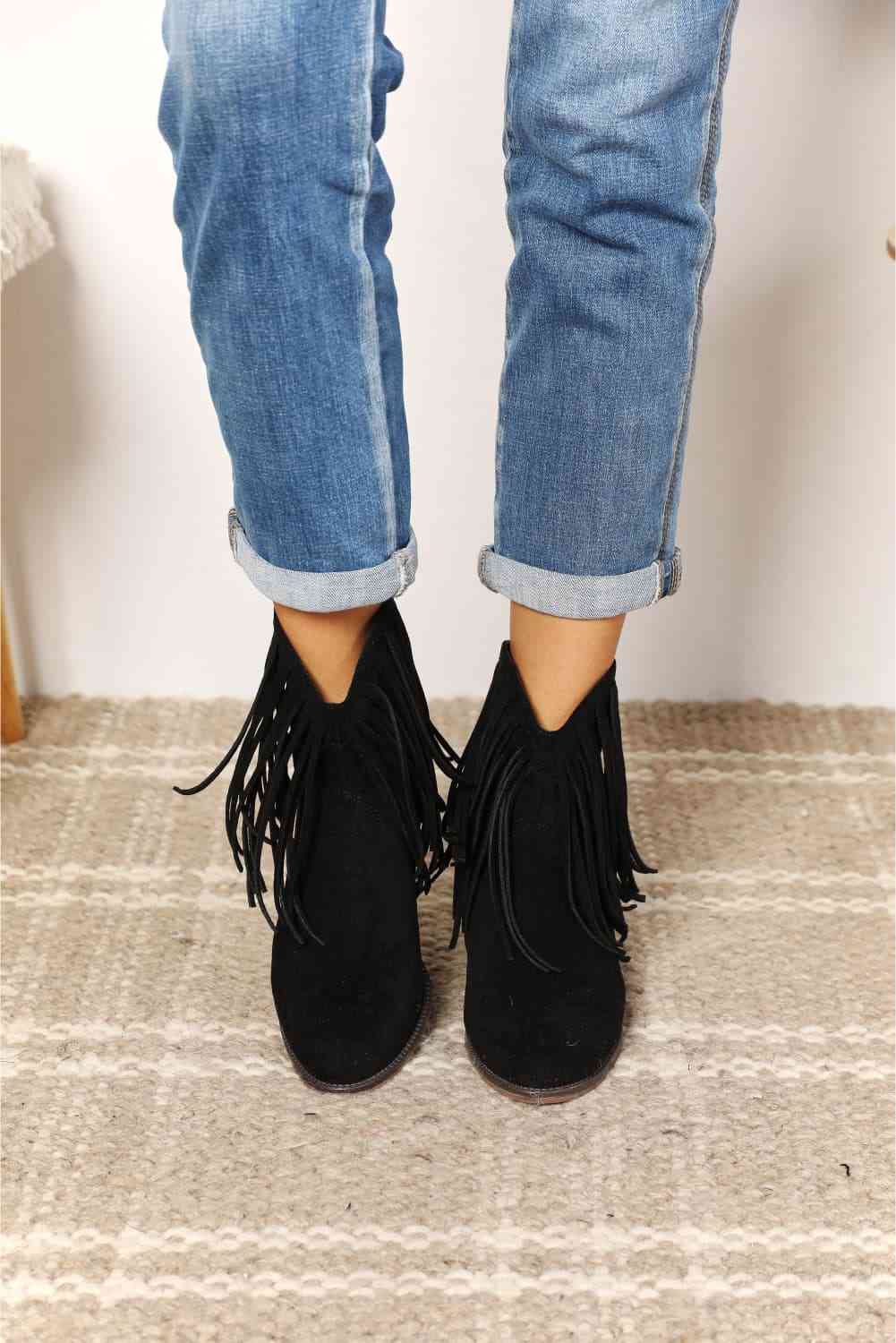 Valenzora | Legend women's fringe cowboy western ankle boots