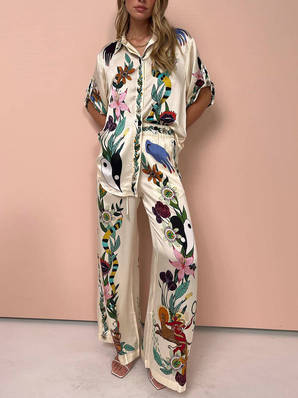Valenzora | Satin two-piece set with floral jungle print