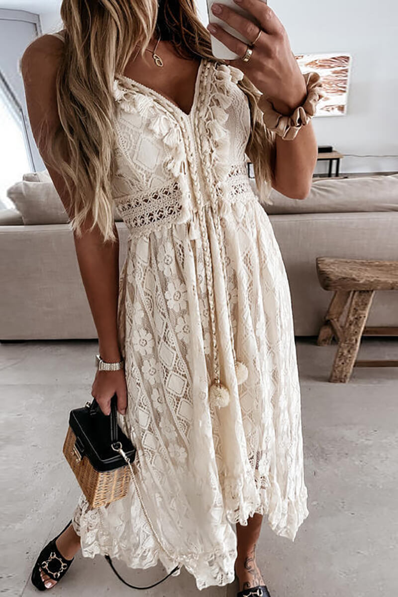 Valenzora | Salmon-colored midi dress with lace and ruffles
