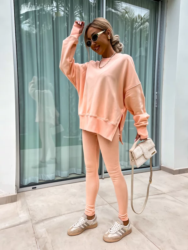 Valenzora - Casual and Comfortable Oversized Sweatshirt