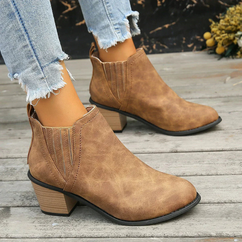 Valenzora Ankle boots with heels - Black ankle boots with heels - Ankle boots with heels