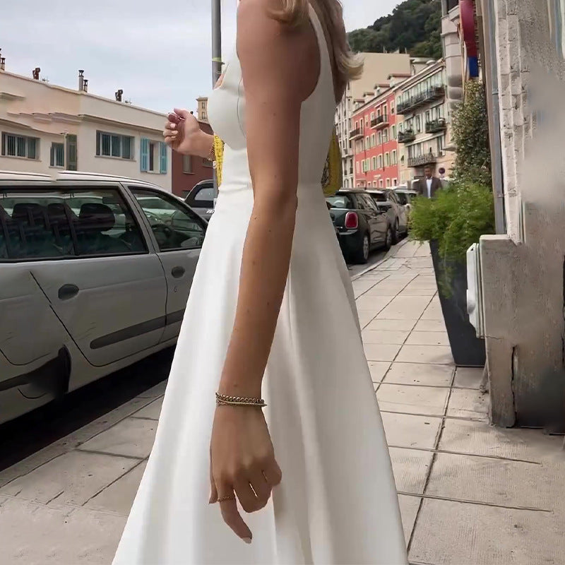Valenzora | Strappy dress with square neckline