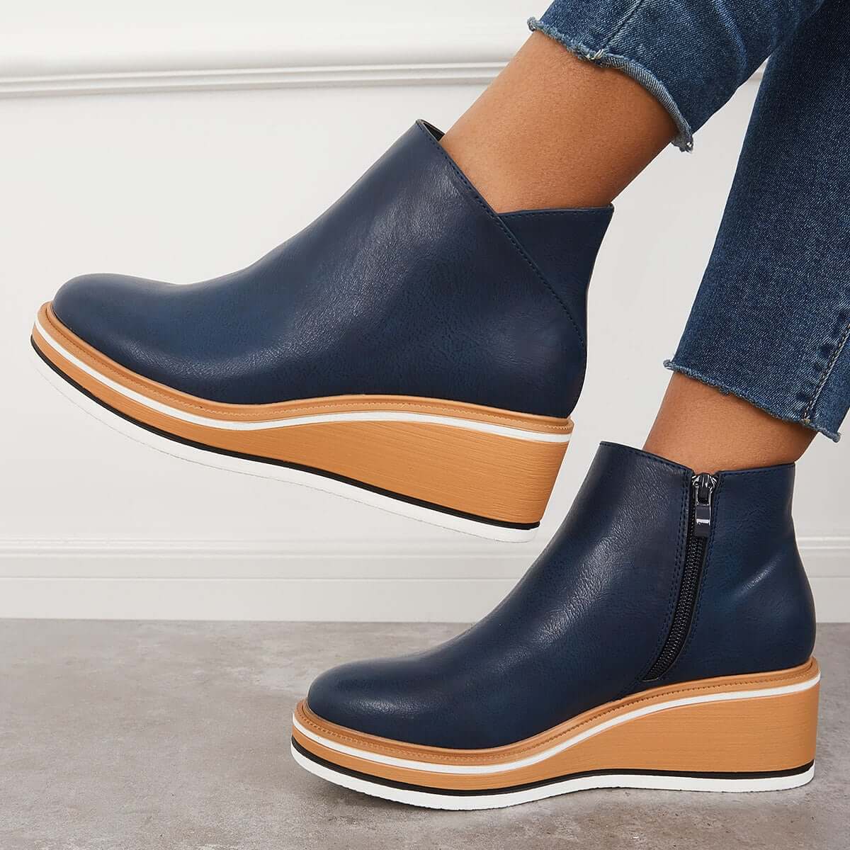 Valenzora - Stylish ankle boots with zipper and platform