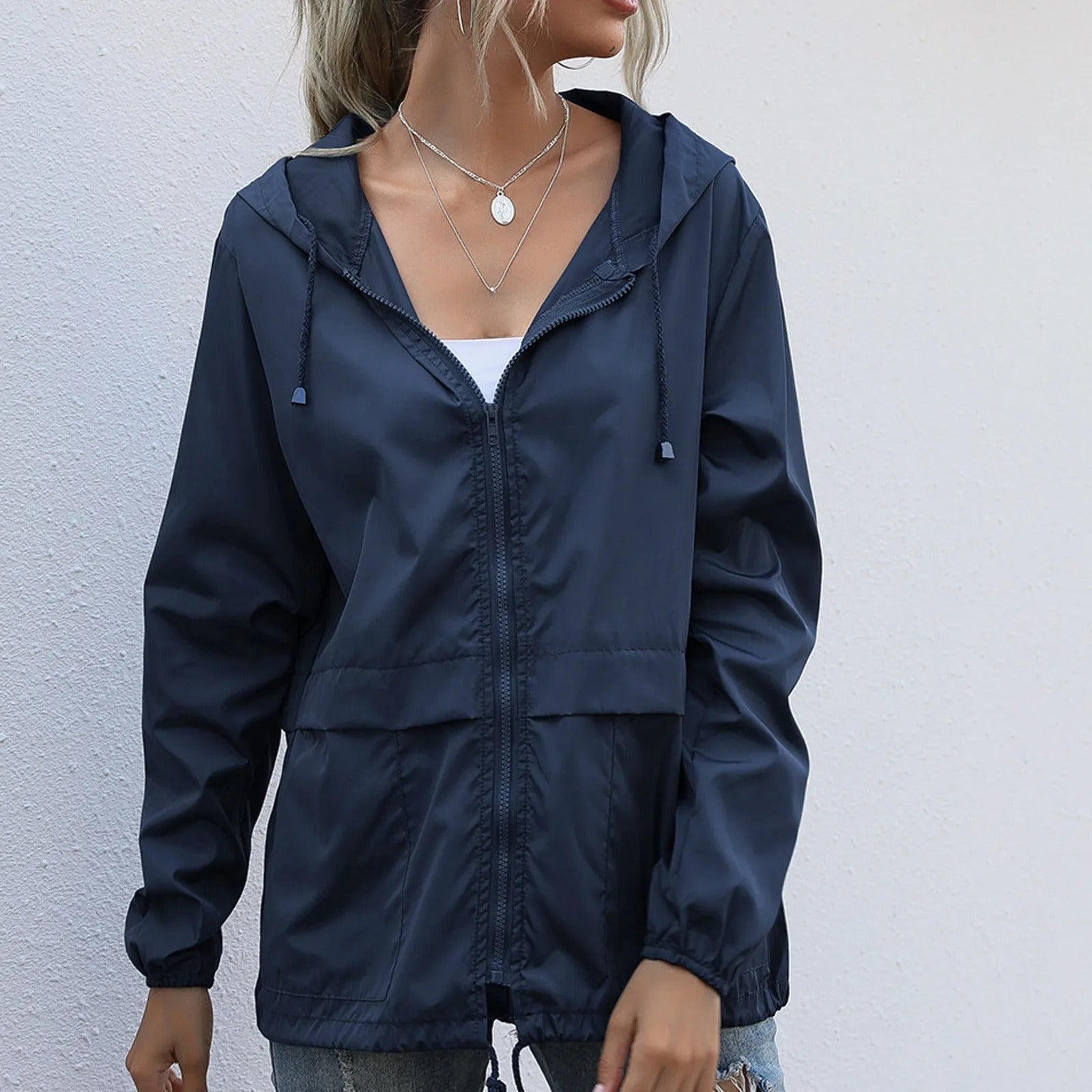 Valenzora | Leichter Windbreaker mit Kapuze