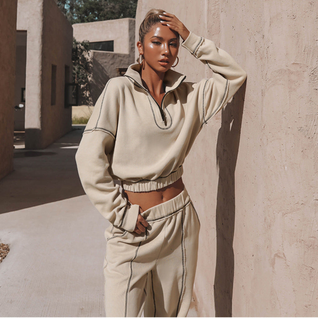 Valenzora | Part sporty cropped sweatshirt with jogging bottoms - Women's pullover tracksuit with zipper and elastic waistband