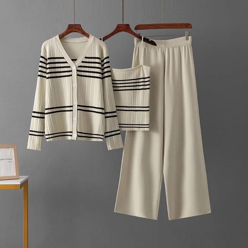 Valenzora | Comfortable striped knitwear set