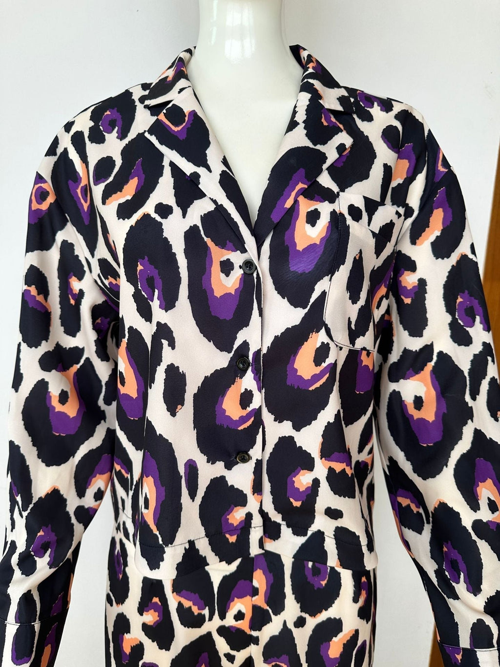 Valenzora leisure suit with short long sleeves and high waist, wide trousers