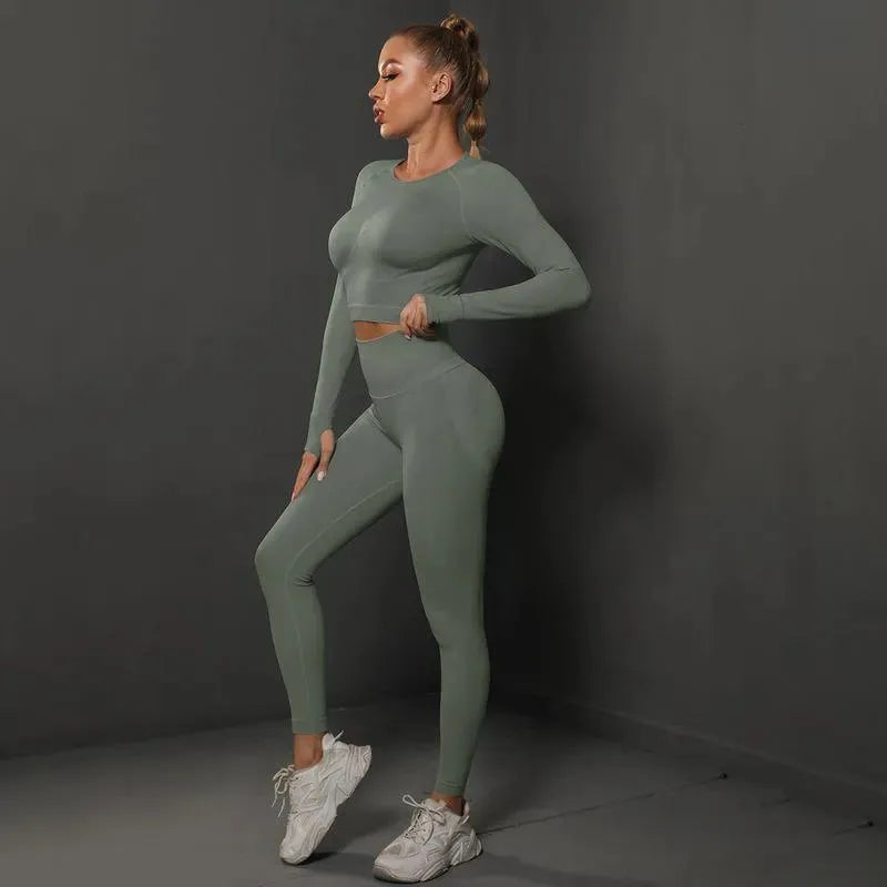 Valenzora | Complete with yoga pants and top