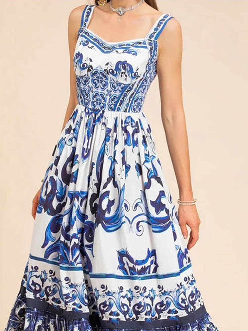 Valenzora | Elegant floral midi dress