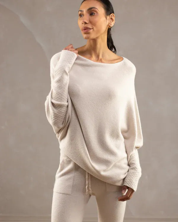Valenzora | Asymmetrischer Damenpullover mit eleganter Drapierung