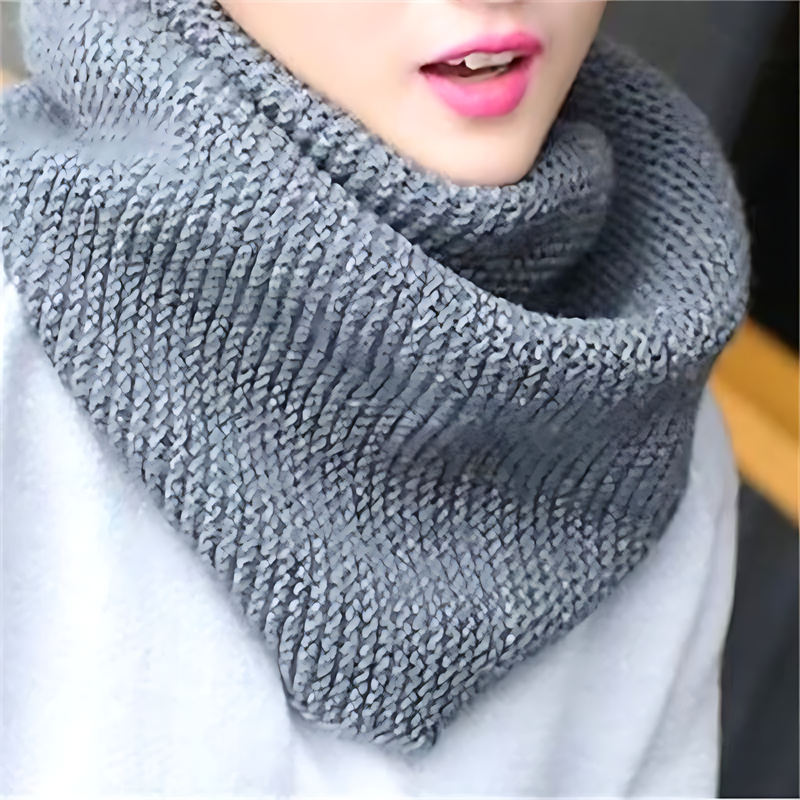Valenzora | infinity scarf - warm women's winter accessory
