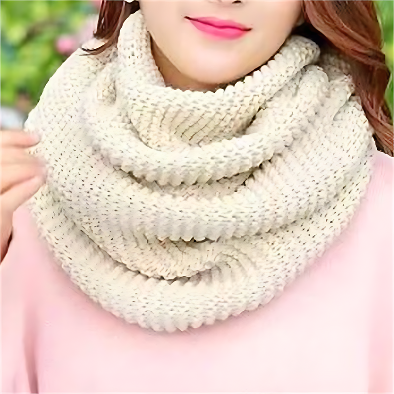 Valenzora | infinity scarf - warm women's winter accessory