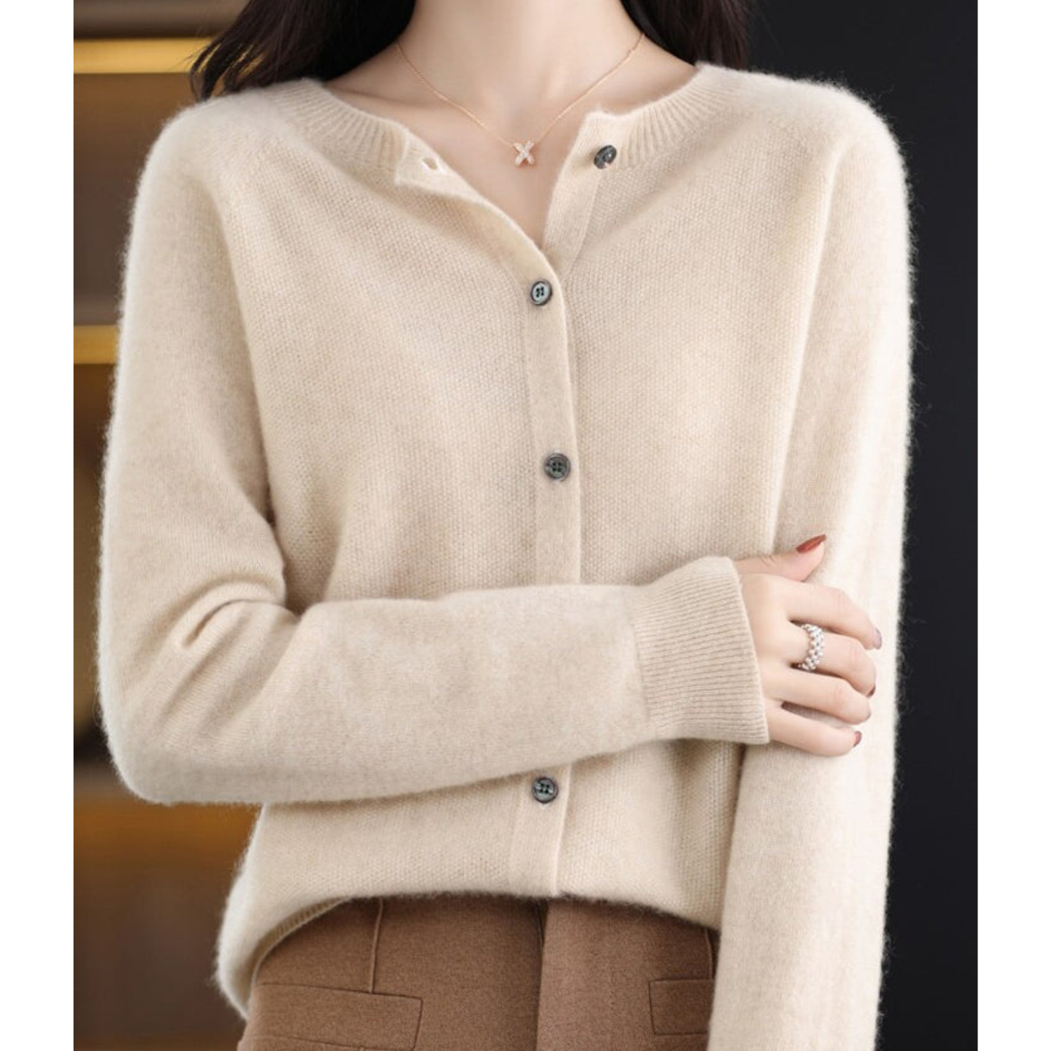 Soft shimmer O-neck sweater