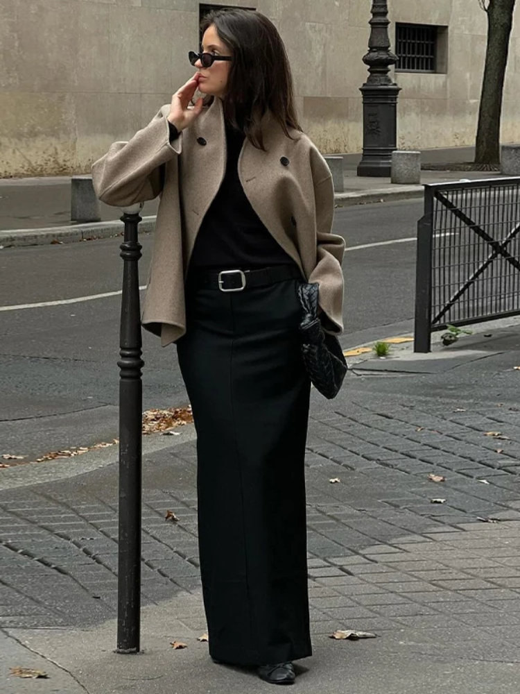 Valenzora | Women's asymmetrical trench coat with wide lapels and double closure