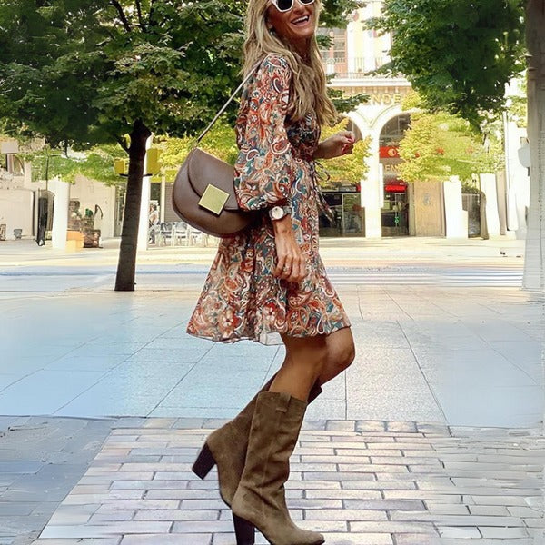 Valenzora | V-neck dress with vintage print