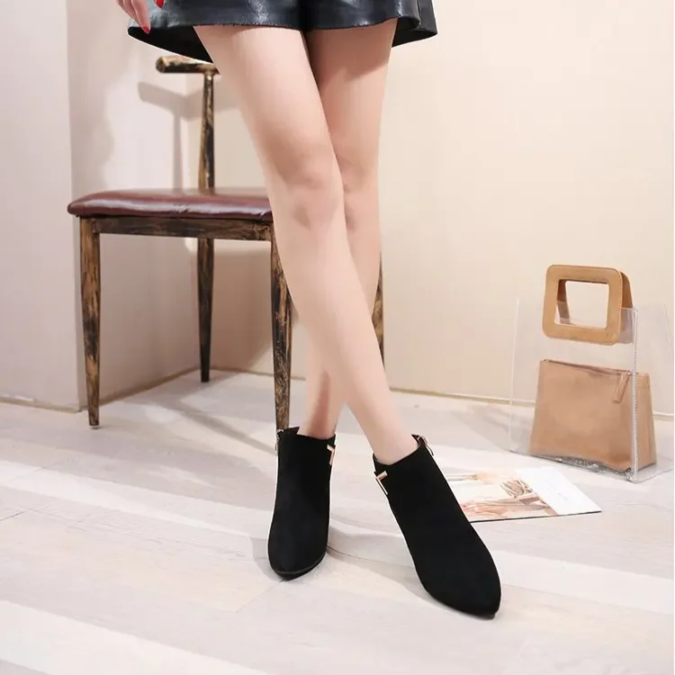 Valenzora | Ankle boots with pointed toe and side zipper, women's ankle boots