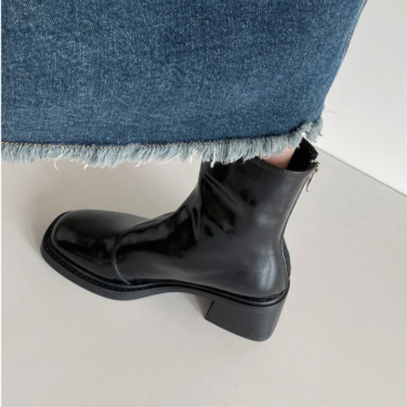 Valenzora | Stylish leather ankle boots with block heels for women