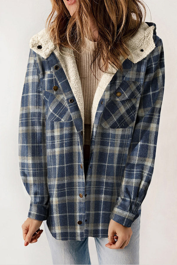 Valenzora | Sherpa-gefütterte Kapuzenflanelljacke mit Druckknöpfen