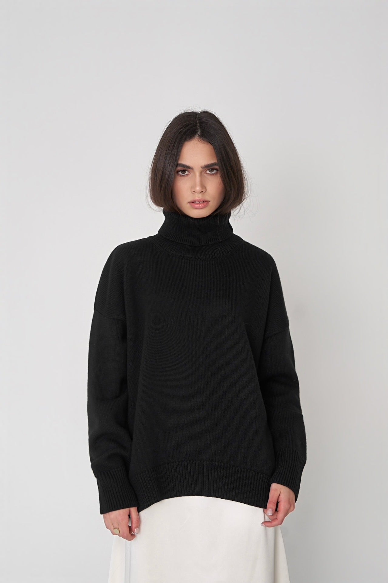 Valenzora - Winter roll-neck sweater with a relaxed fit