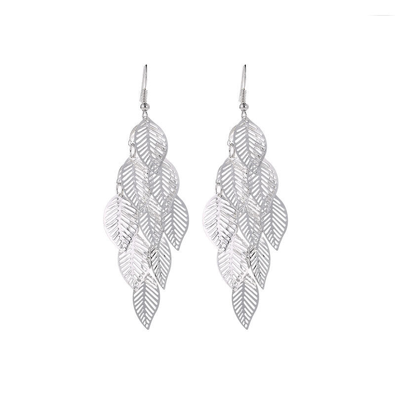 Valenzora | Delicate layered earrings with leaves