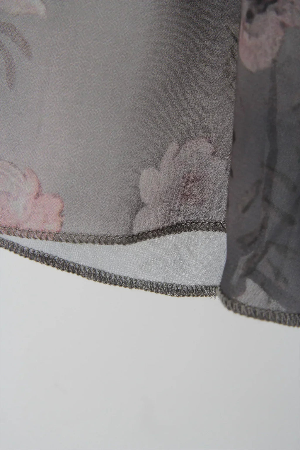 Valenzora | Midikleid mit Blumenmuster und V-Ausschnitt