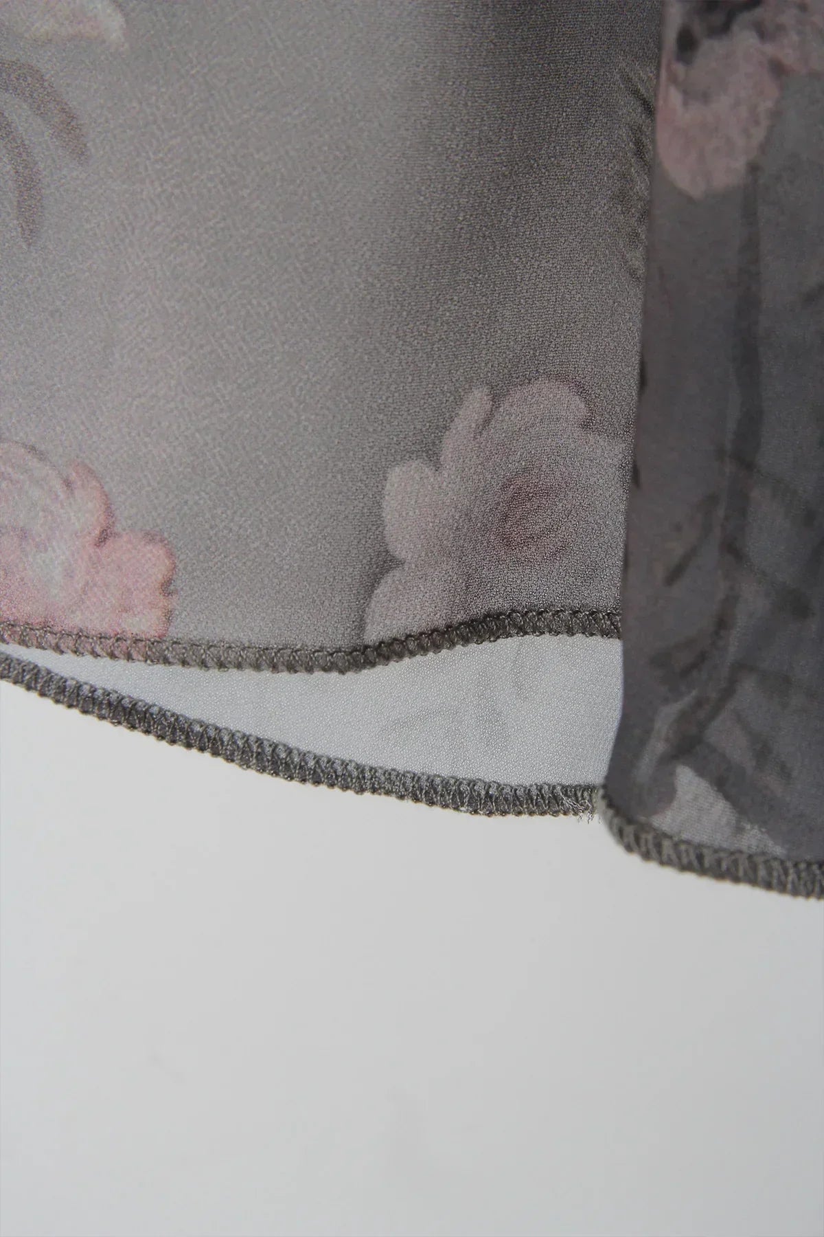 Valenzora | Midikleid mit Blumenmuster und V-Ausschnitt
