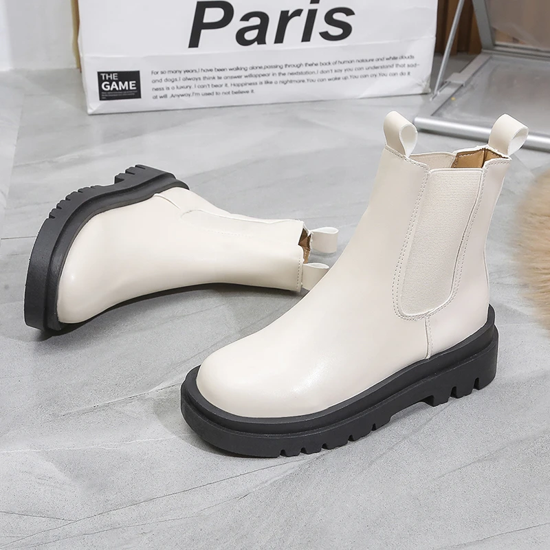 Valenzora | Women's Chelsea Boots with Elastic Sides and Pull Tabs