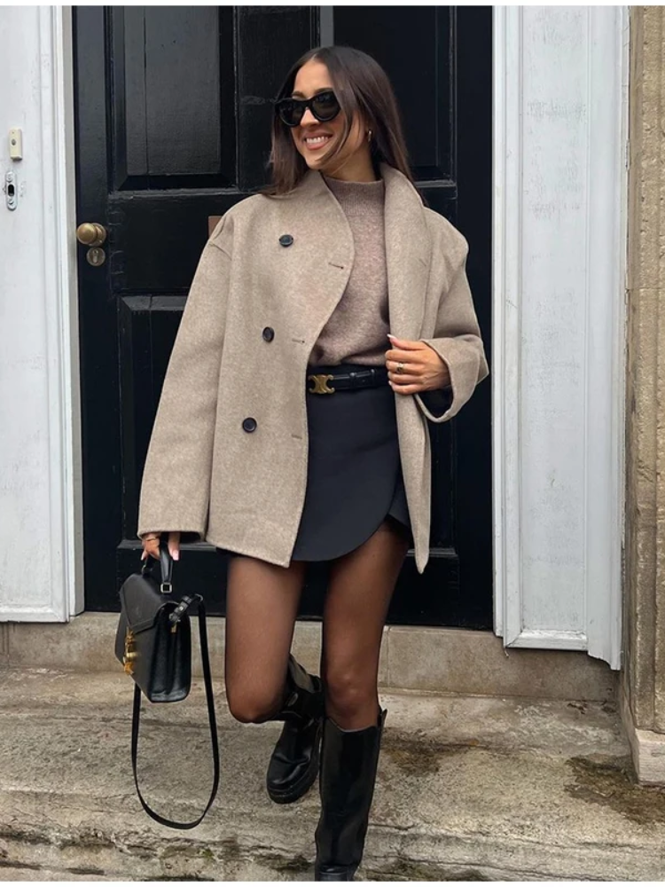 Valenzora | Women's asymmetrical trench coat with wide lapels and double closure