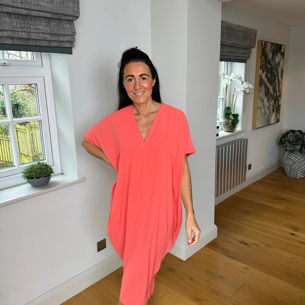 Kleid mit V-Ausschnitt | Unser Bestseller 2026