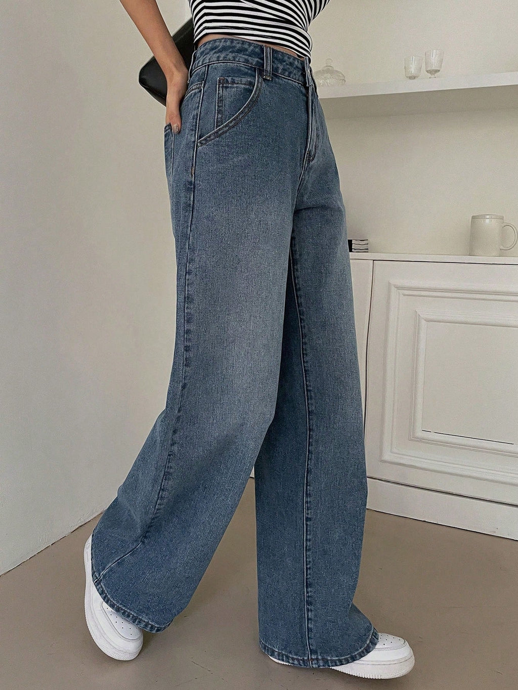 Valenzora | Figurschmeichelnde High-Waist-Jeans mit weitem Bein