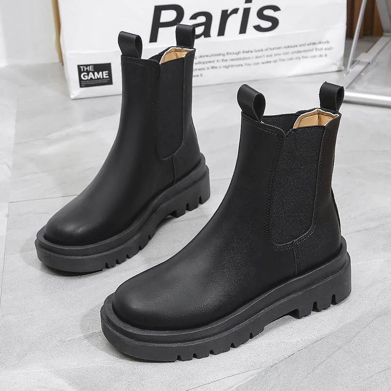 Valenzora | Women's Chelsea Boots with Elastic Sides and Pull Tabs