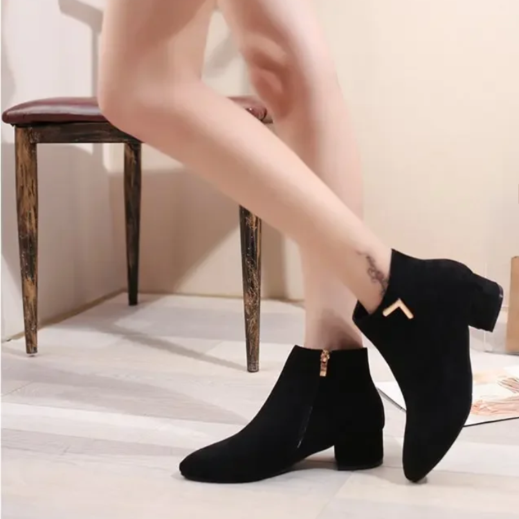Valenzora | Ankle boots with pointed toe and side zipper, women's ankle boots