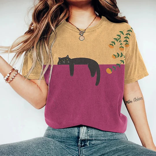 Valenzora | Two-tone cat graphic t-shirt for women