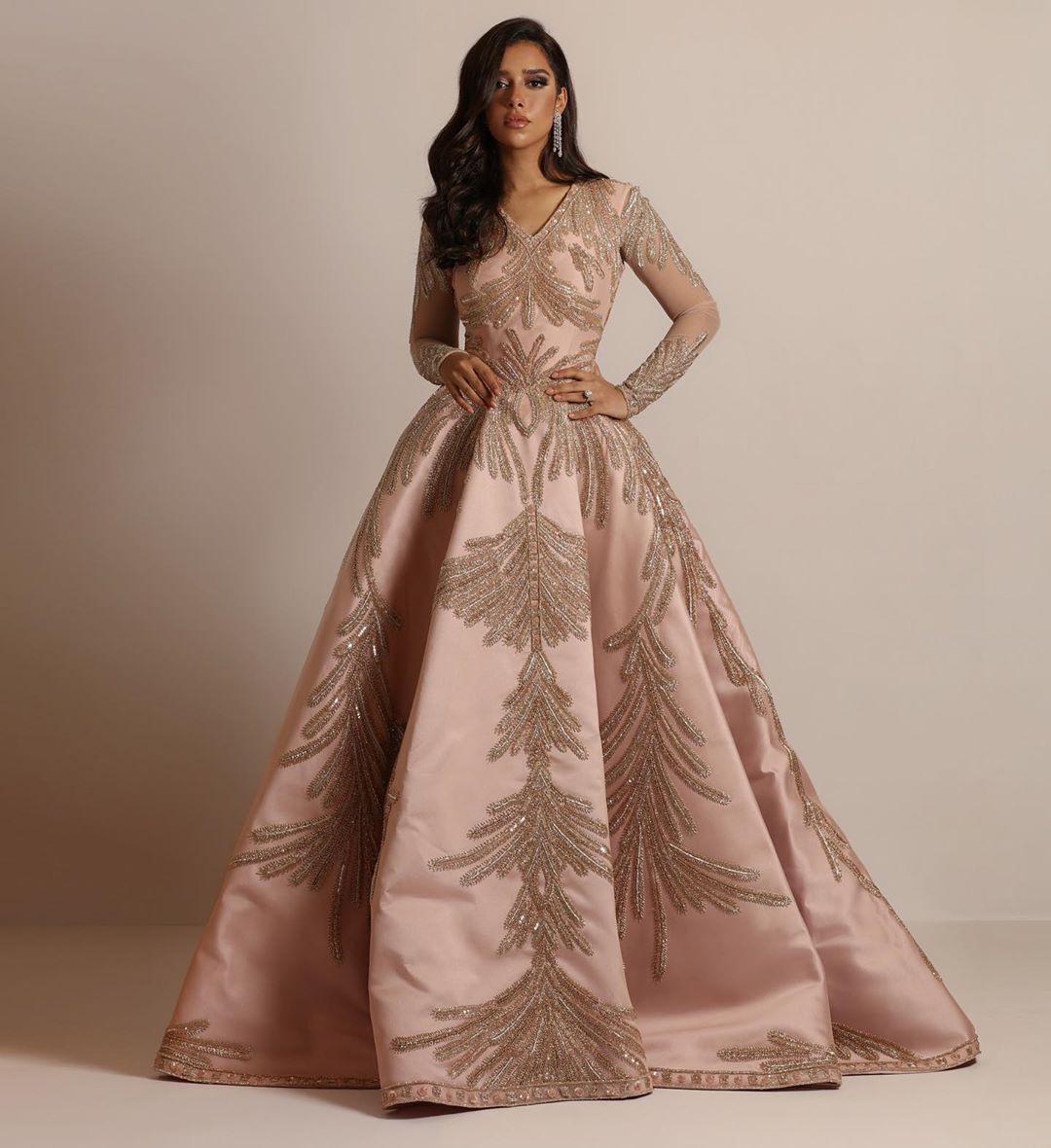 Women's glamorous ball gown with delicate sequin embellishment and long cut, size S