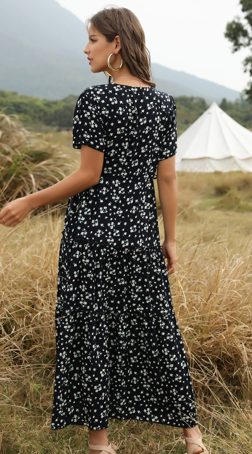 Valenzora | Sommerliches florales Muster, Rüschen, Boho-Maxikleid