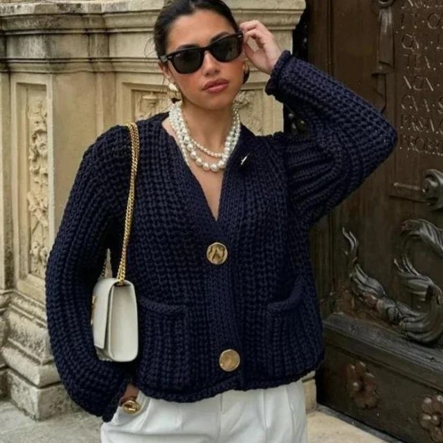 Valenzora | Chunky knit cardigan with large buttons