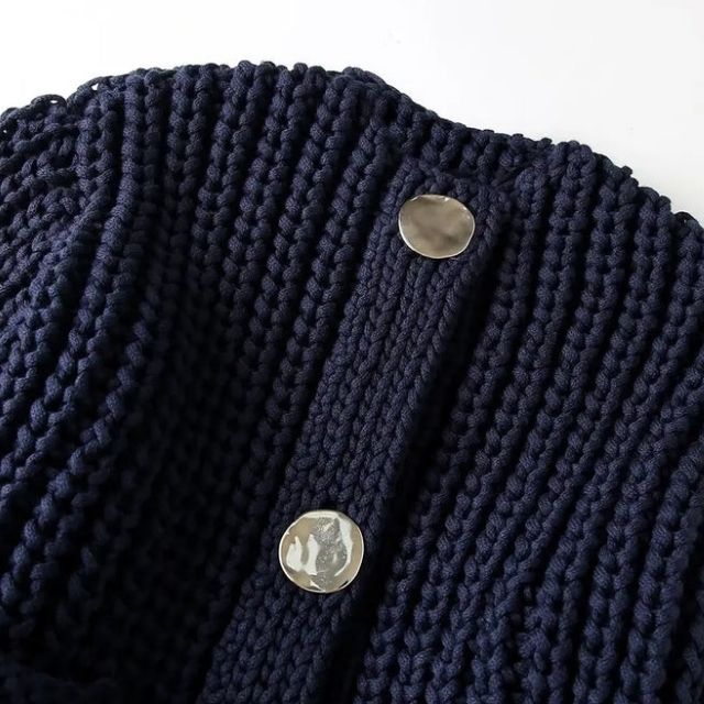 Valenzora | Chunky knit cardigan with large buttons
