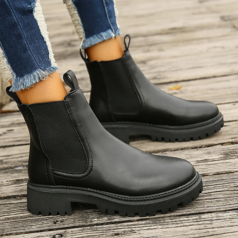 Valenzora | Women's leather Chelsea boots with pull tabs