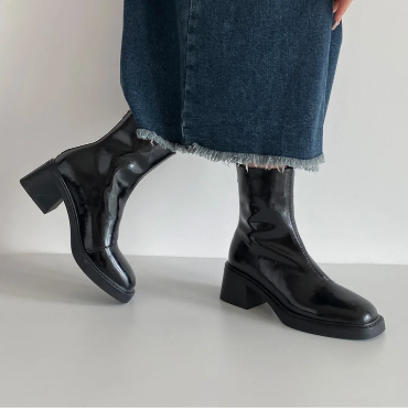 Valenzora | Stylish leather ankle boots with block heels for women