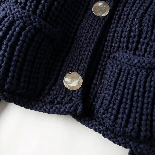 Valenzora | Chunky knit cardigan with large buttons