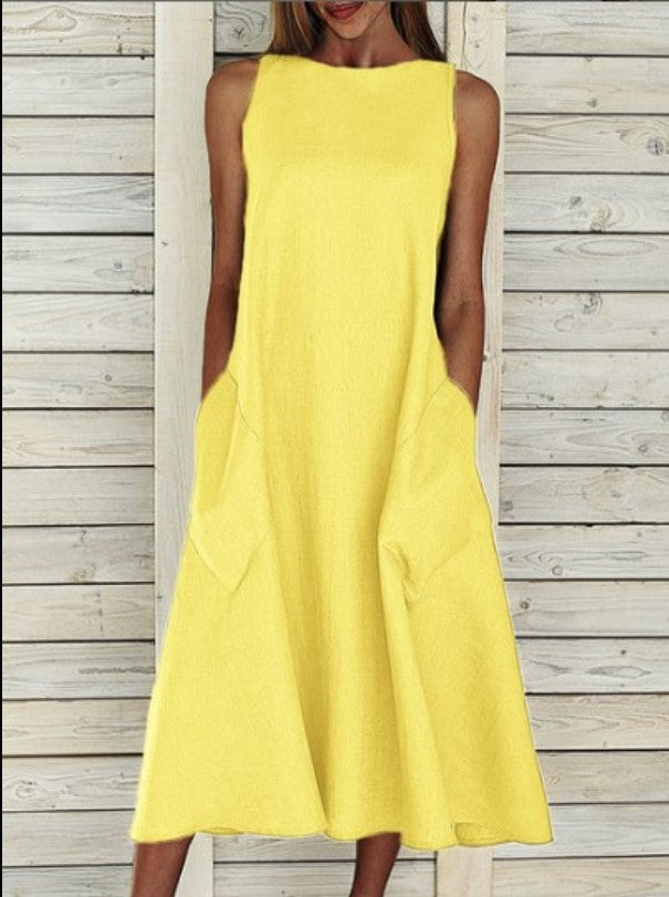 Women's casual midi dress with a deep neckline and practical pockets, size S
