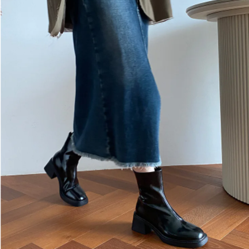 Valenzora | Stylish leather ankle boots with block heels for women