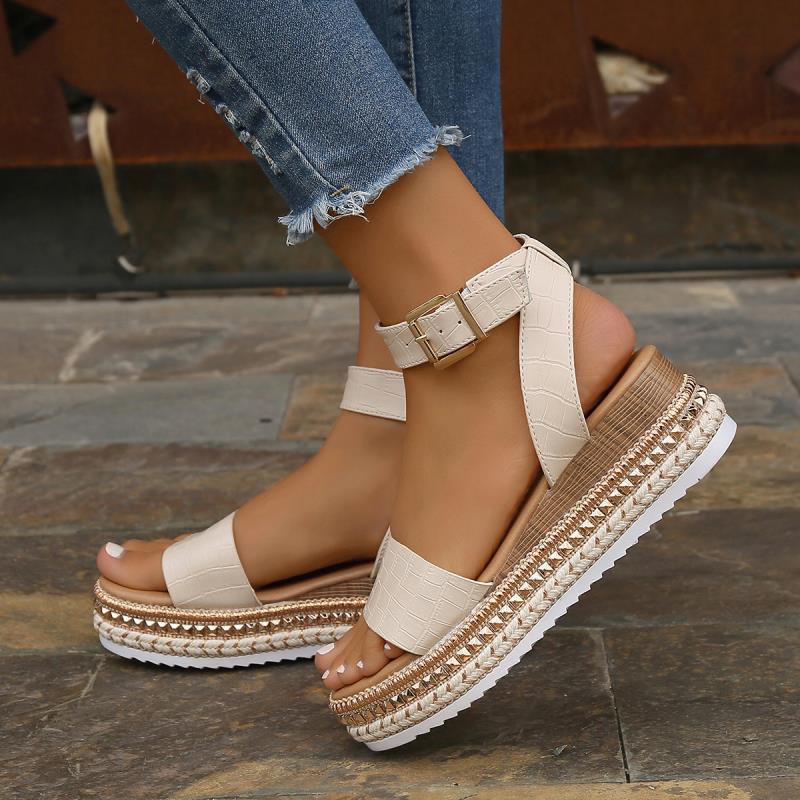 Valenzora | Sommersandalen mit Schnallenriemen und Plateau