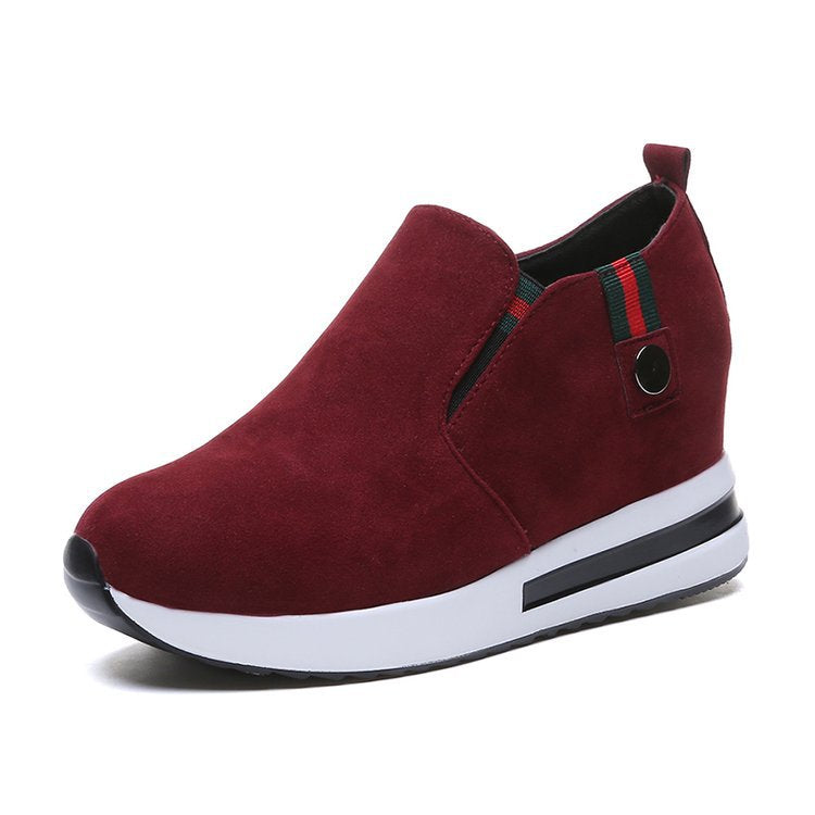 Women's wedge sneakers with a modern slip-on design and comfortable sole, size S