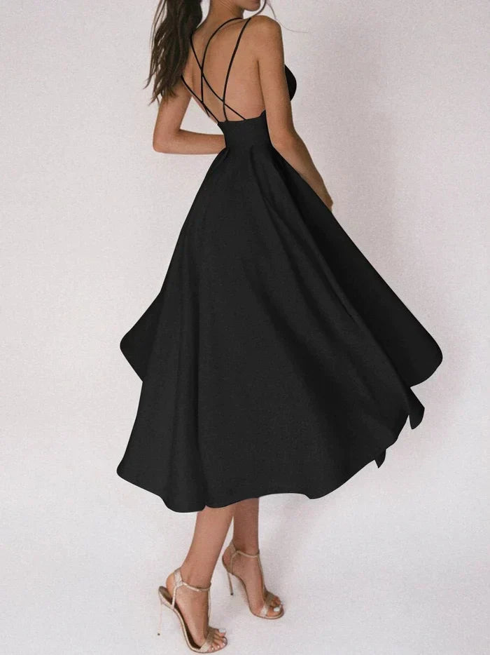 Valenzora | Flared dress with V-neck